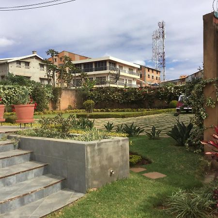 Bed and Breakfast Sahamalaza Ivato  Esterno foto