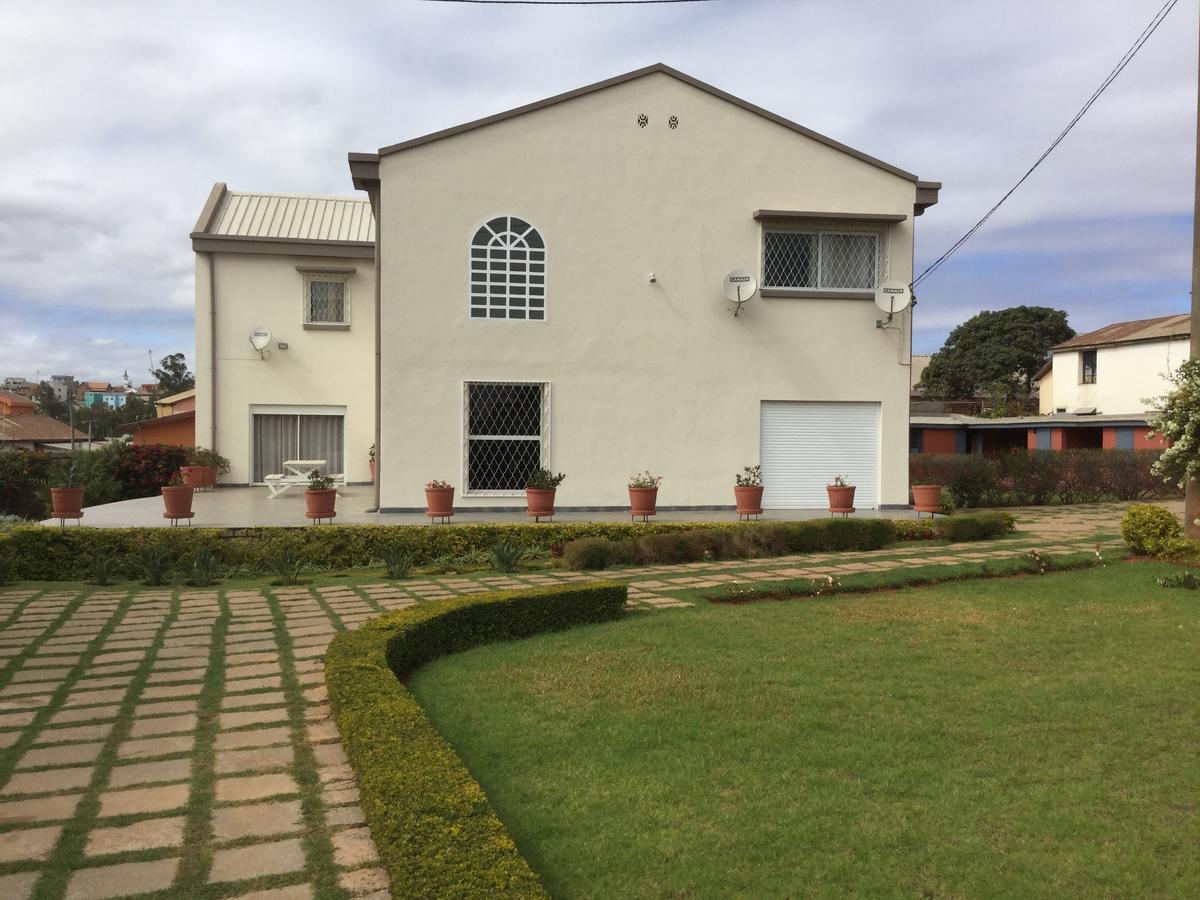 Bed and Breakfast Sahamalaza Ivato  Esterno foto