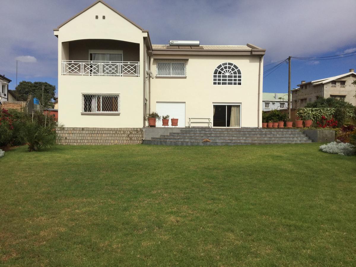 Bed and Breakfast Sahamalaza Ivato  Esterno foto