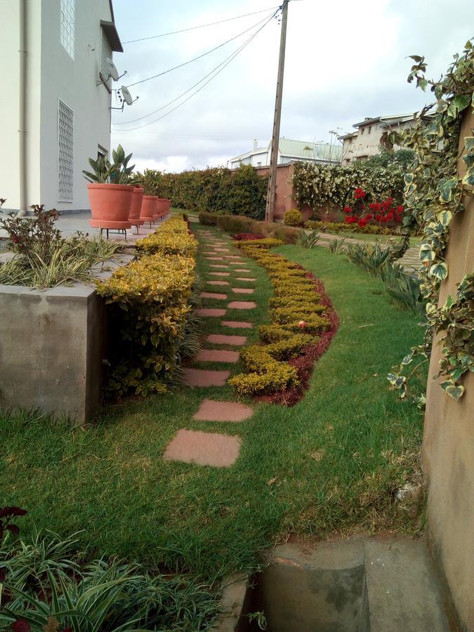 Bed and Breakfast Sahamalaza Ivato  Esterno foto